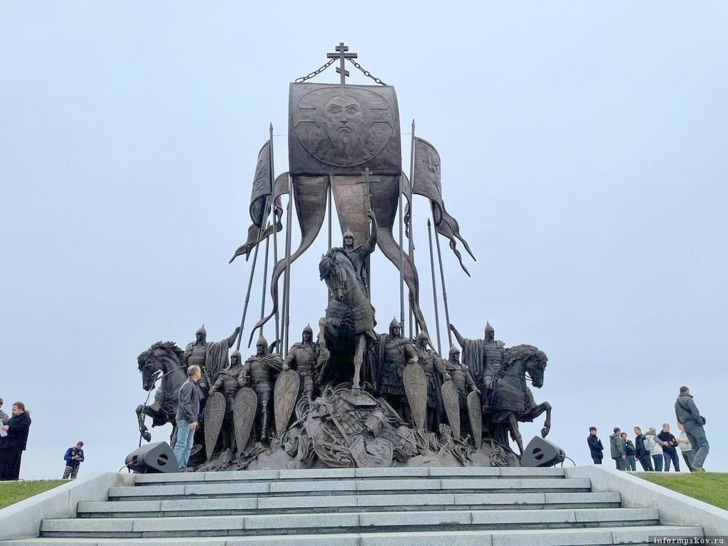 Закупку по проекту выставочного пространства возле памятника Невскому в Самолве приостановили по жалобе в УФАС 